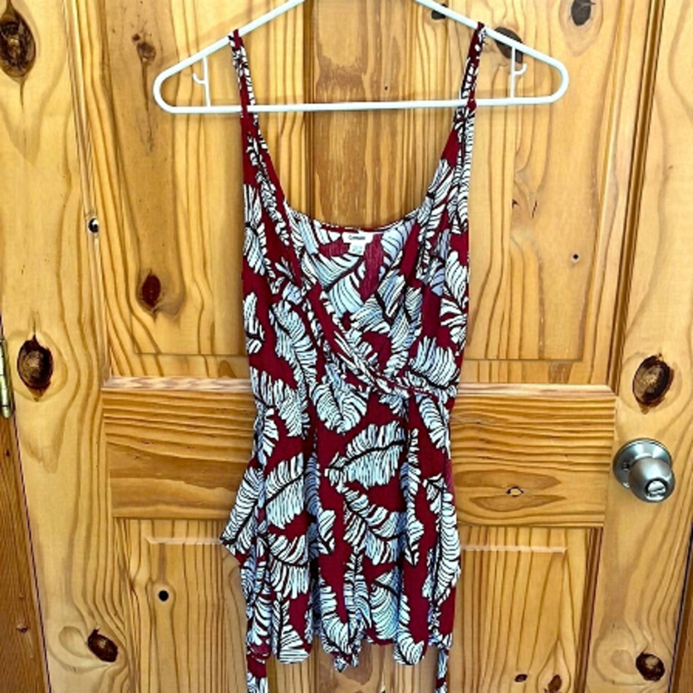 GARAGE Leaf Print Romper